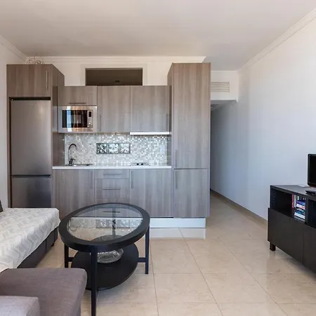 Apartment Sunny One Bedroom *